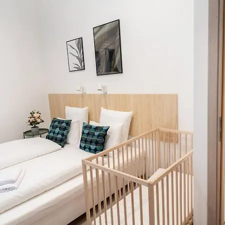 Very Extra Large Brand New Aircon Apartament