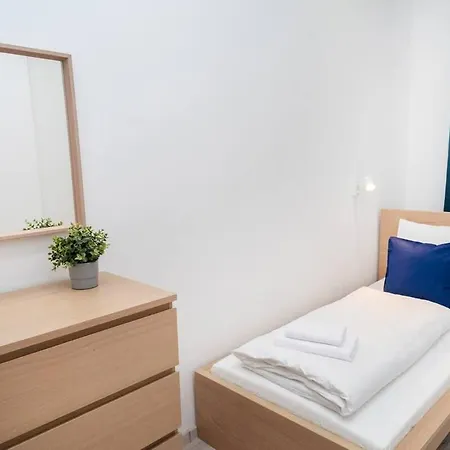 Apartament Very Extra Large Brand New Aircon *