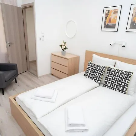 Very Extra Large Brand New Aircon * Budapeszt