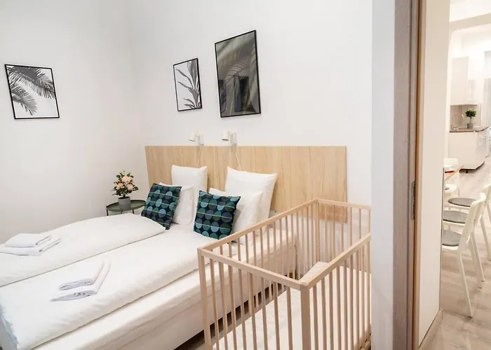 Very Extra Large Brand New Aircon Apartament