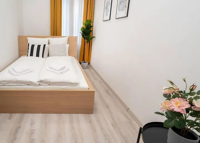Very Extra Large Brand New Aircon * Budapeszt