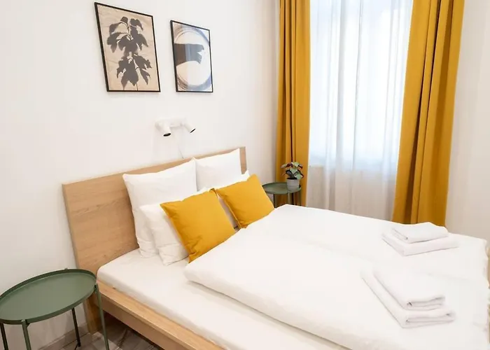 Very Extra Large Brand New Aircon Apartament *