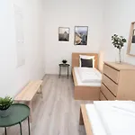 Very Extra Large Brand New Aircon 아파트 *