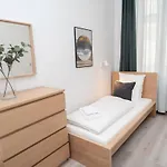 Very Extra Large Brand New Aircon 아파트 부다페스트