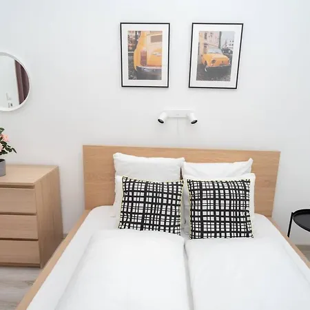 Very Extra Large Brand New Aircon * Budapest