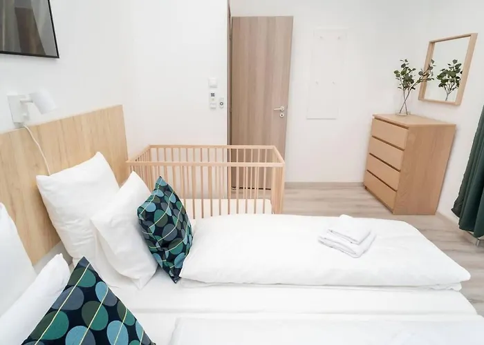 Very Extra Large Brand New Aircon Appartement