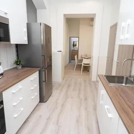 Apartament Very Extra Large Brand New Aircon