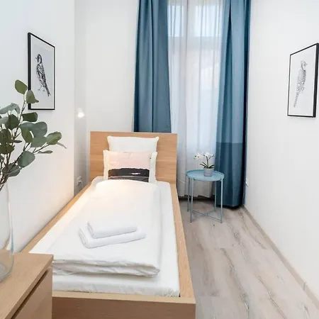 Apartament Very Extra Large Brand New Aircon *